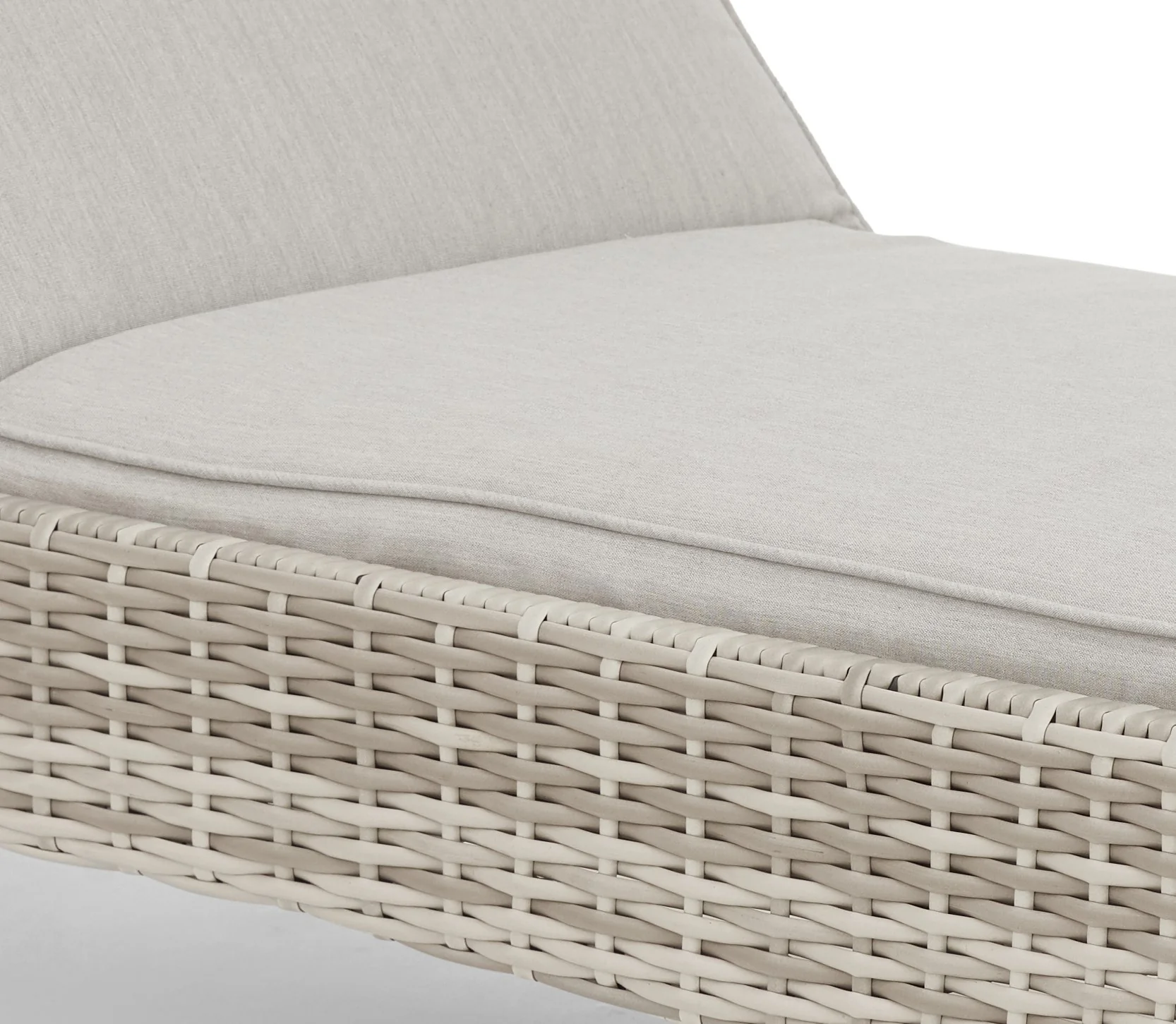 #3032 -π Havana Luxury Sun Lounger β Comfort Meets Convenience - Image 5